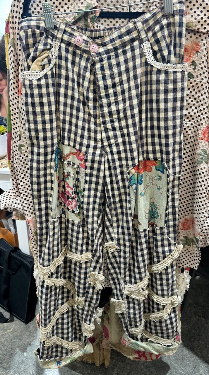 Traveling On Pants -Gingham