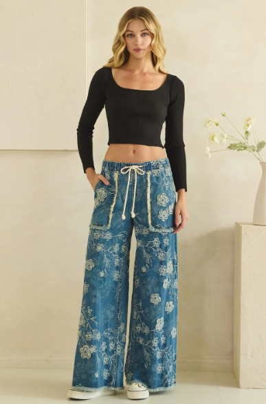 Flower Trails Embroidered Jeans