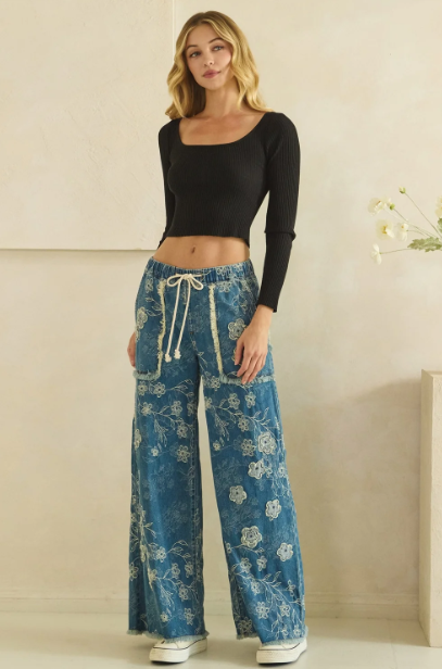 Flower Trails Embroidered Jeans