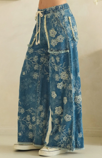 Flower Trails Embroidered Jeans