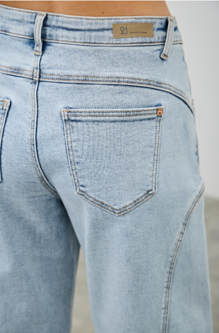 Western Barrel Jeans